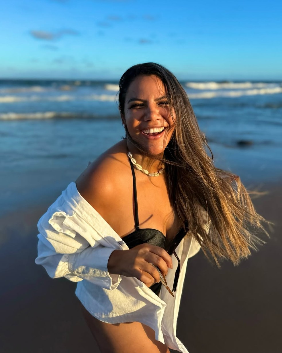 Mani Reggo posa de biquíni após emagrecer 16 kg e fazer cirurgia — Foto: Reprodução/Instagram