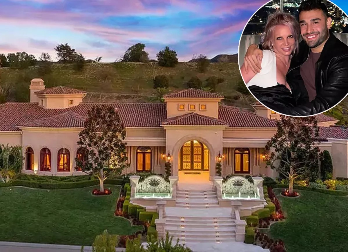 Britney Spears e Sam Asghari compraram a mansão em Calabasas em junho de 2022 — Foto: Zillow e Reprodução / Instagram