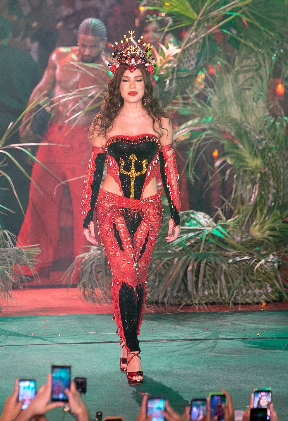 Coroação de Anitta na Grande Rio — Foto: Thiago Mattos/AgNews