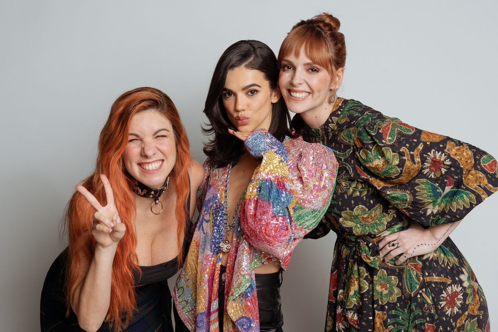 Manu Gavassi entre Marimoon e Titi Müller é a primeira convidada da nova temporada do Acessíveis Cast — Foto: Divulgação
