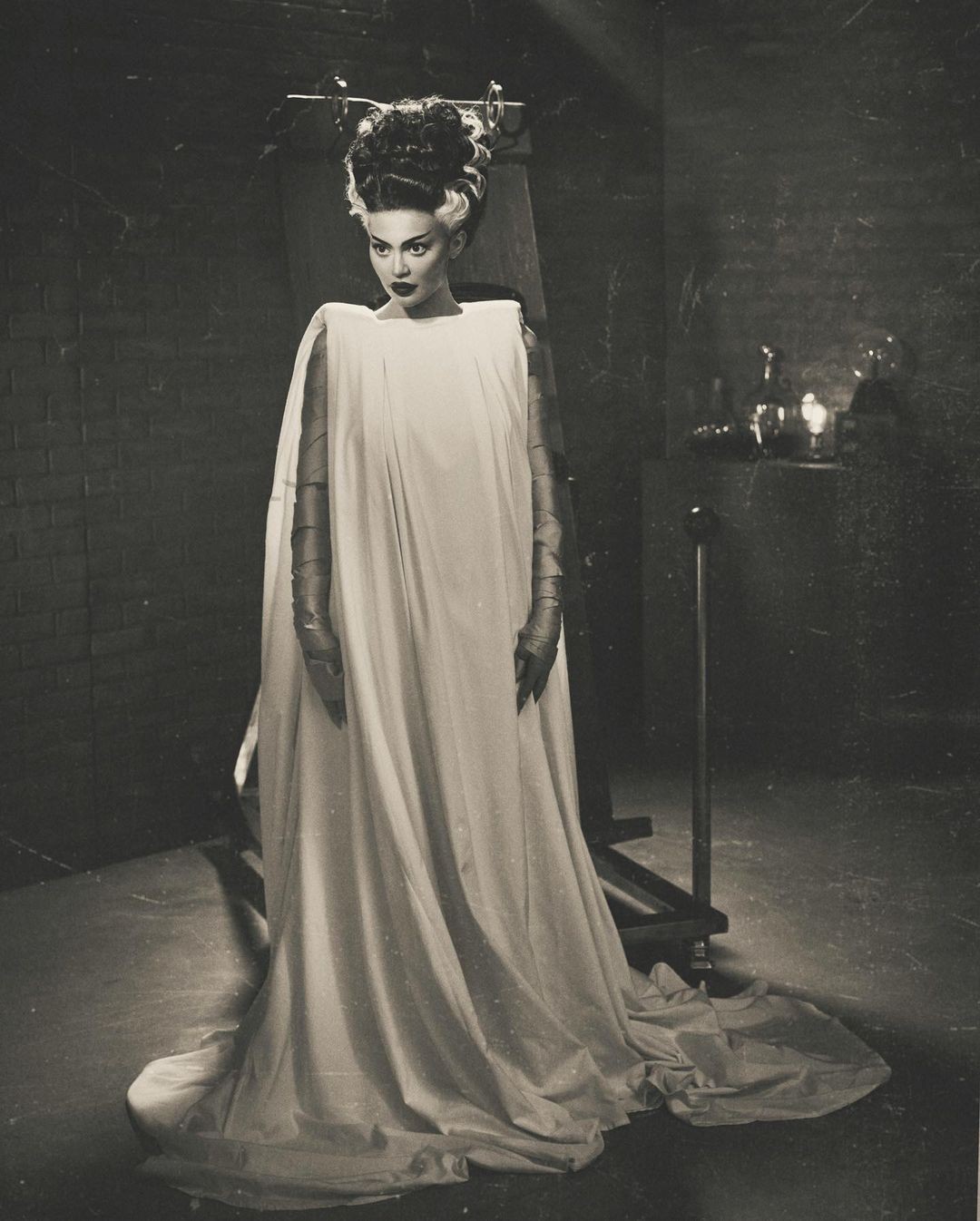 Kylie Jenner como A Noiva de Frankenstein — Foto: Reprodução/Instagram