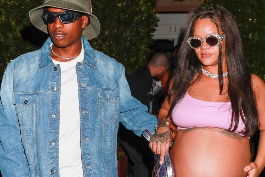Rihanna dá à luz menina, diz site