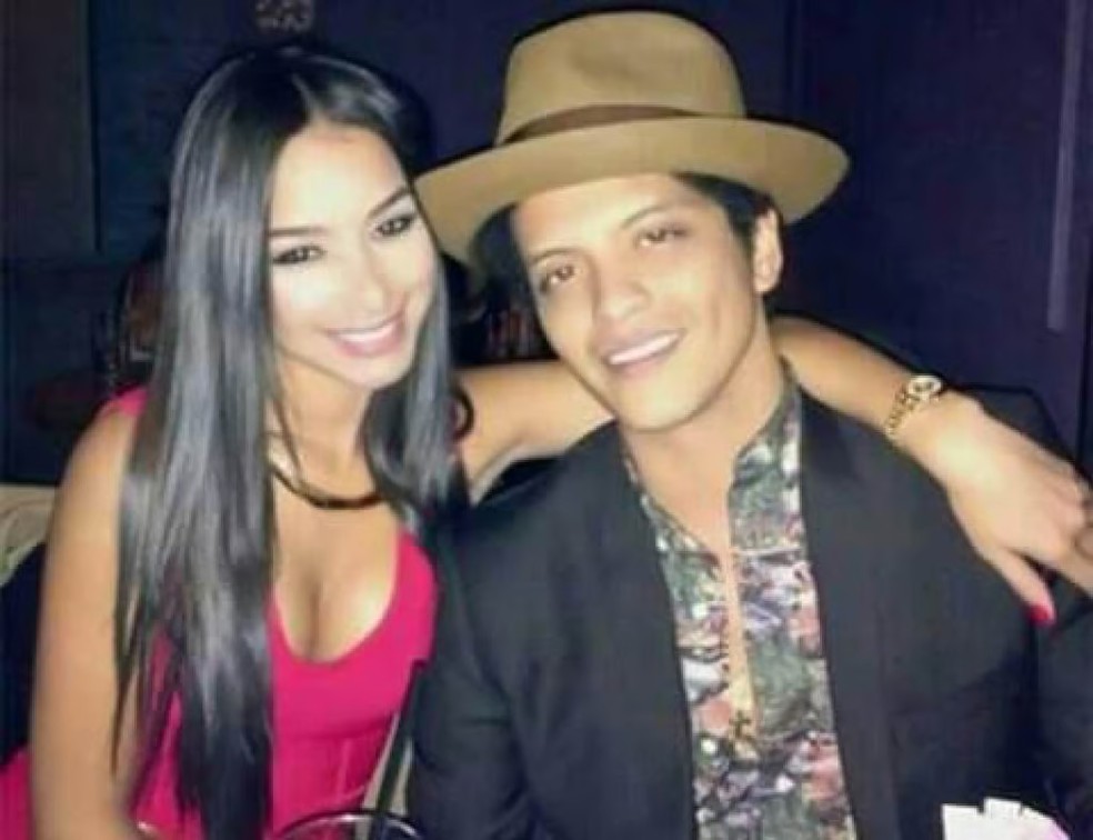 Jessica Caban e Bruno Mars ficaram juntos por 12 anos — Foto: Reprodução/Facebook Jessica Caban