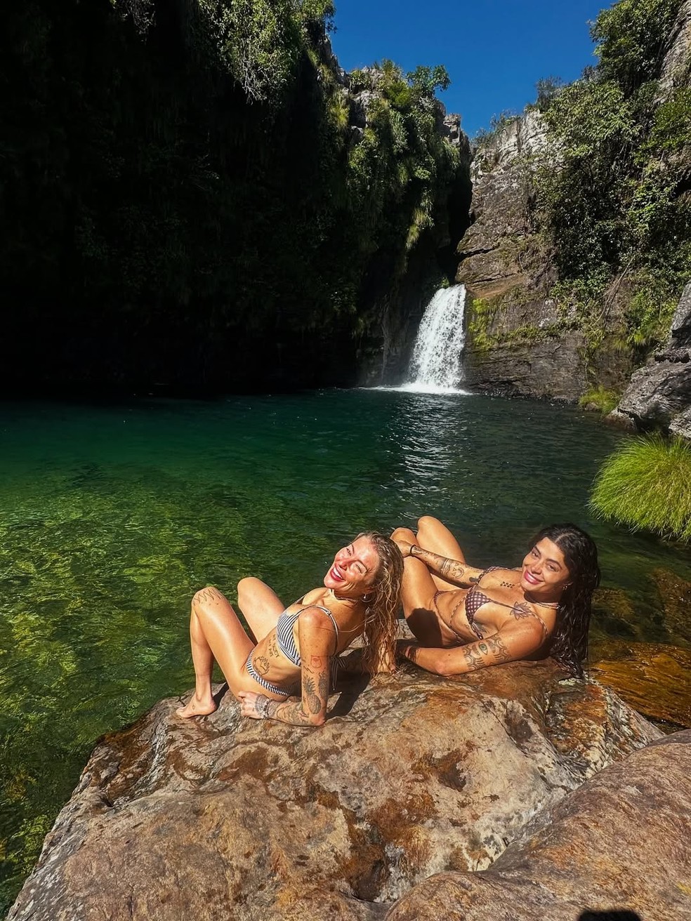 Aline Campos curte a Chapada dos Veadeiros com amiga — Foto: Reprodução/Instagram