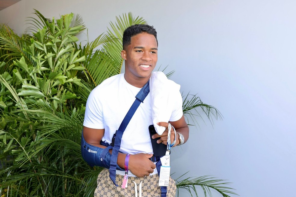 Endrick, atacante do Palmeiras, no GP de F&oacute;rmula 1 &mdash; Foto: Rafael Cusato/Quem