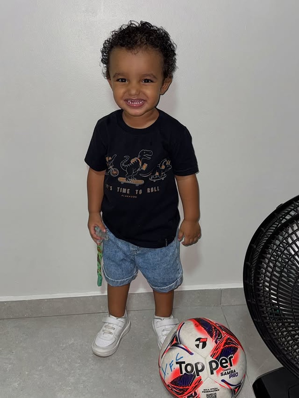 Antes da morte do filho, jogador do Ypiranga FC se emocionou ao entrar em campo com ele: 'Lembrança eterna'