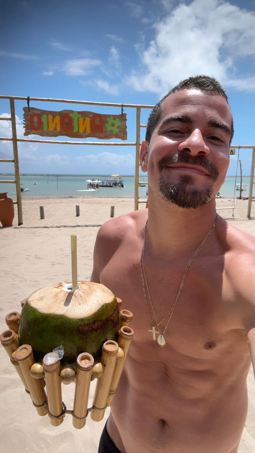 Thiago Martins curte férias após o fim das gravações de 'Vale Tudo' — Foto: Reprodução/Instagram