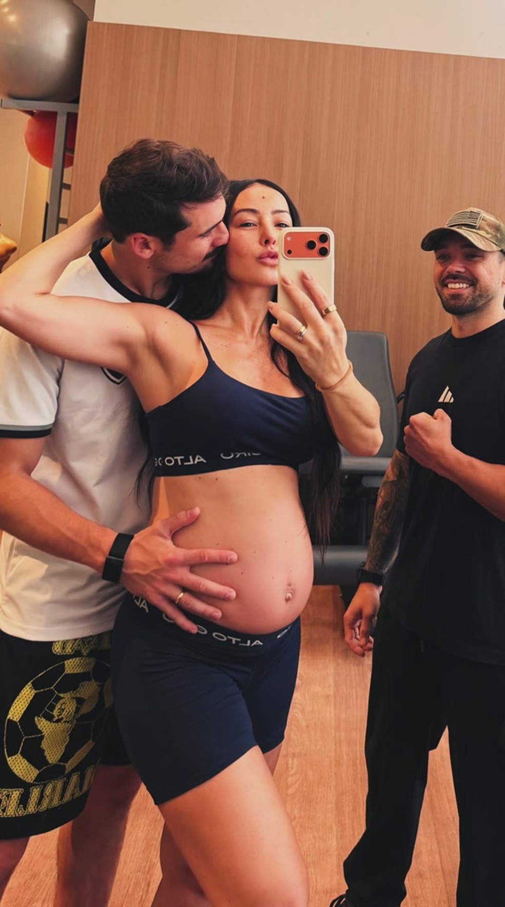 Sabrina Sato ganha chamego de Nicolas Prattes em academia — Foto: Reprodução/Instagram