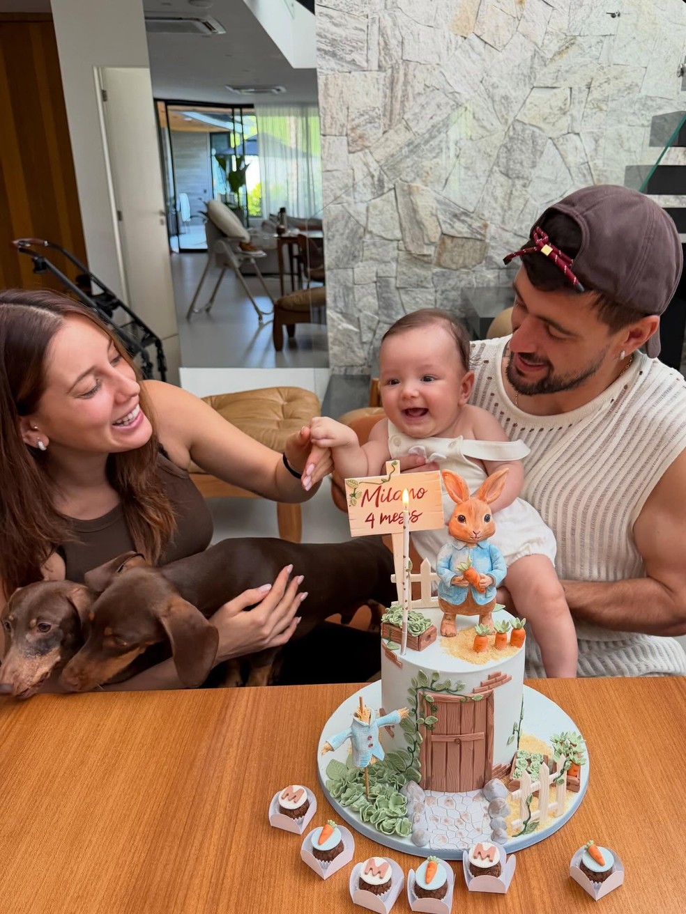 Arrascaeta e Camila Bastiani celebram mêsversário de Milano — Foto: Reprodução/Instagram