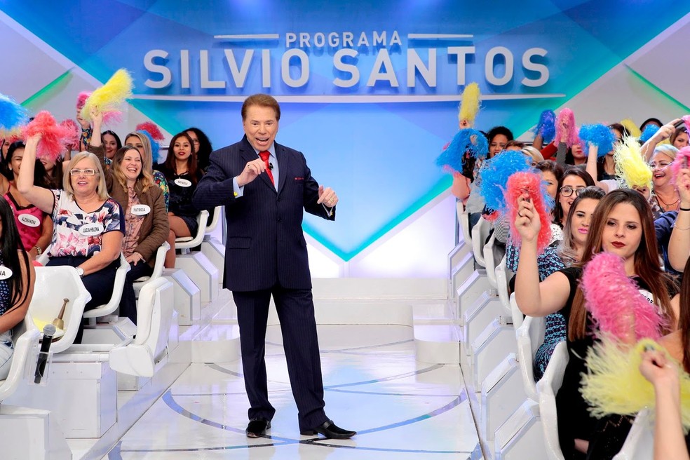 Silvio Santos anima auditório formado por mulheres — Foto: Divulgação/SBT