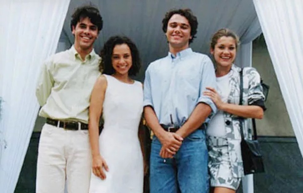 Cláudio Lins, Carla Marins, Angelo Paes Leme e Flávia Alessandra integravam o elenco jovem de 'História de Amor' (Globo, 1995) — Foto: Divulgação/TV Globo