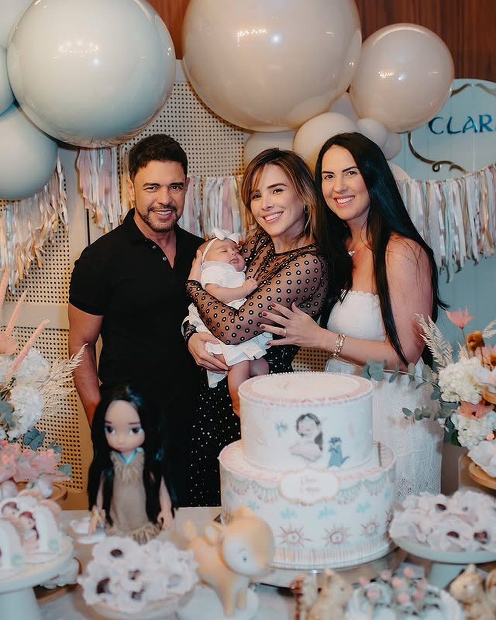 Wanessa Camargo e a irmã, Clara, o pai, Zezé, e a madrasta, Graciele — Foto: Reprodução/Instagram