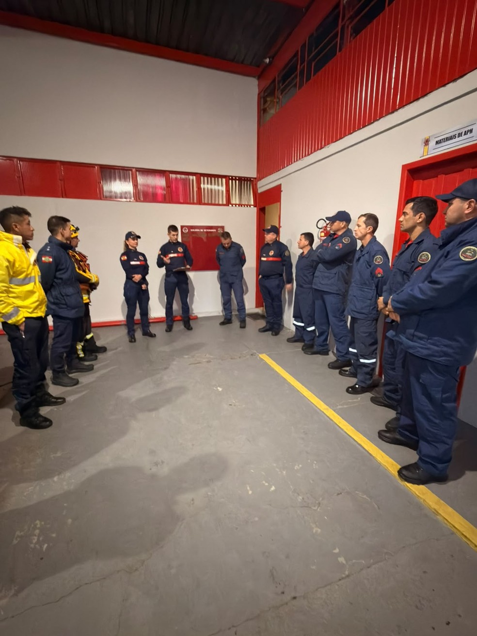 Helicóptero com Rick: Corpo de Bombeiros detalha reforço e operação de busca