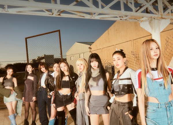 TWICE mostra vocais poderosos em comeback com mini-álbum 'READY TO