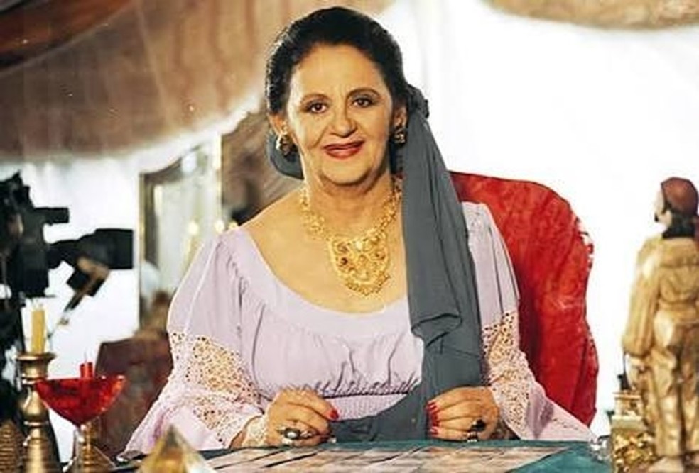 Laura Cardoso, como Soraya, em 'Explode Coração' (Globo, 1995) — Foto: Divulgação/TV Globo