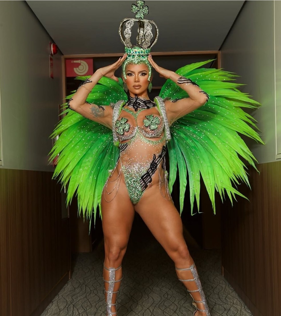 Thalita Zampirolli, da Camisa Verde e Branco, mostra prévia de look — Foto: Redes Sociais