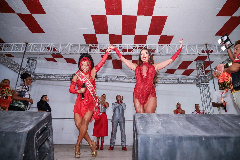 Morando na Croácia, Anny Alves vem ao Brasil para desfilar como musa