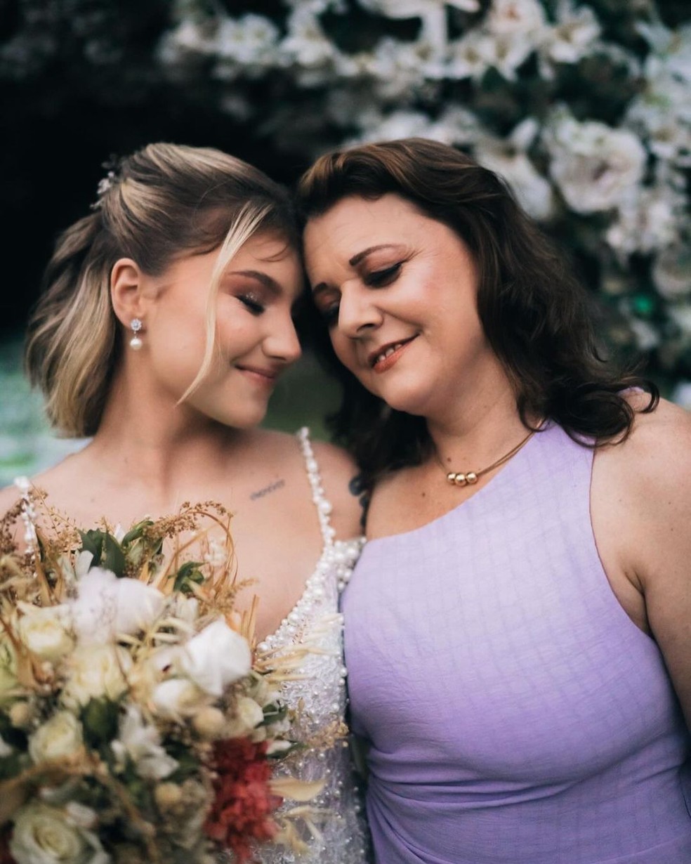 Marido de Isabel Veloso cita sogra e exalta seu esforço com a jovem, intubada em UTI: 'Não tem tido reconhecimento'