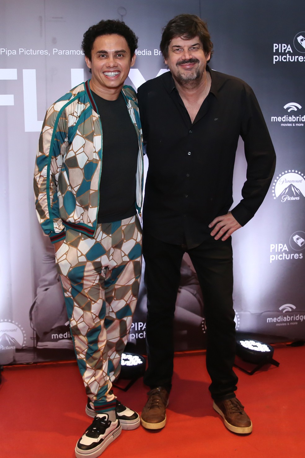 Silvero Pereira e o diretor André Pellenz — Foto: Roberto Filho/BrazilNews