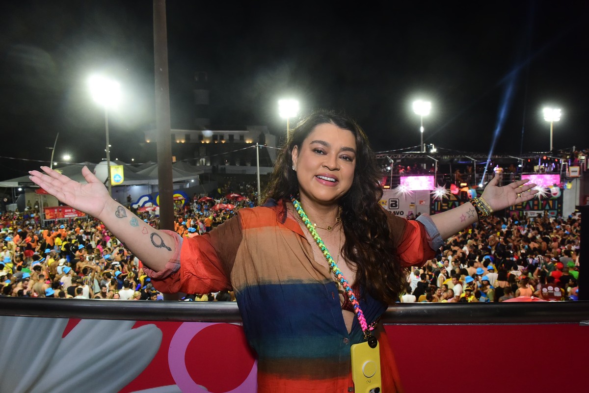 Preta Gil: Equipe Médica Fornece Atualização Sobre Estado de Saúde da Cantora Após Internação