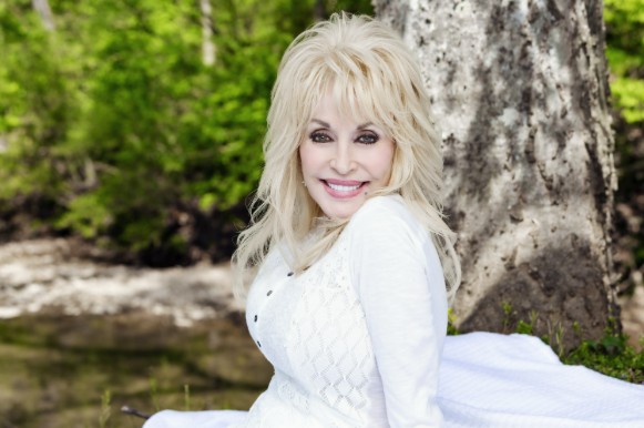 Empresário de Dolly Parton entra com ordem de restrição contra sobrinho da artista; entenda a briga