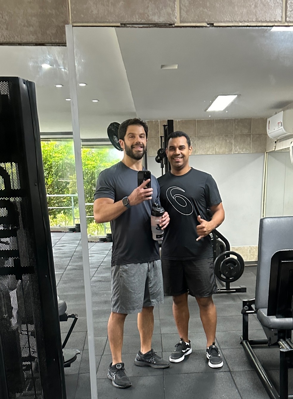 Famosos encaram o frio e mostram dia de treino; fotos