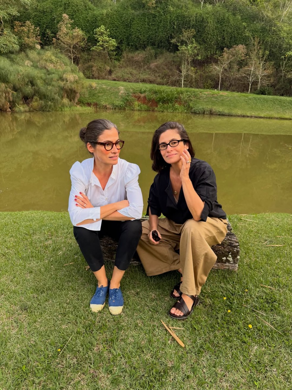 Renata Vasconcellos posa com irmã gêmea e impressiona seguidores: 'Ixi! Quem é quem?' — Foto: Reprodução/Instagram