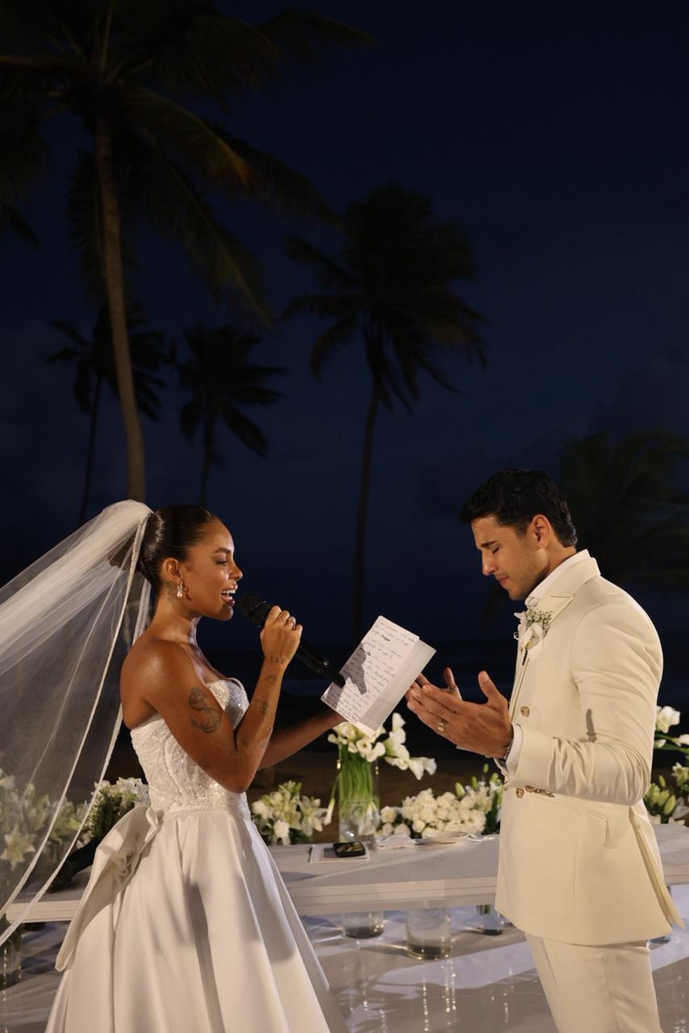 Sthe Matos abre álbum de fotos do casamento com Kevi Jonny — Foto: Divulgação