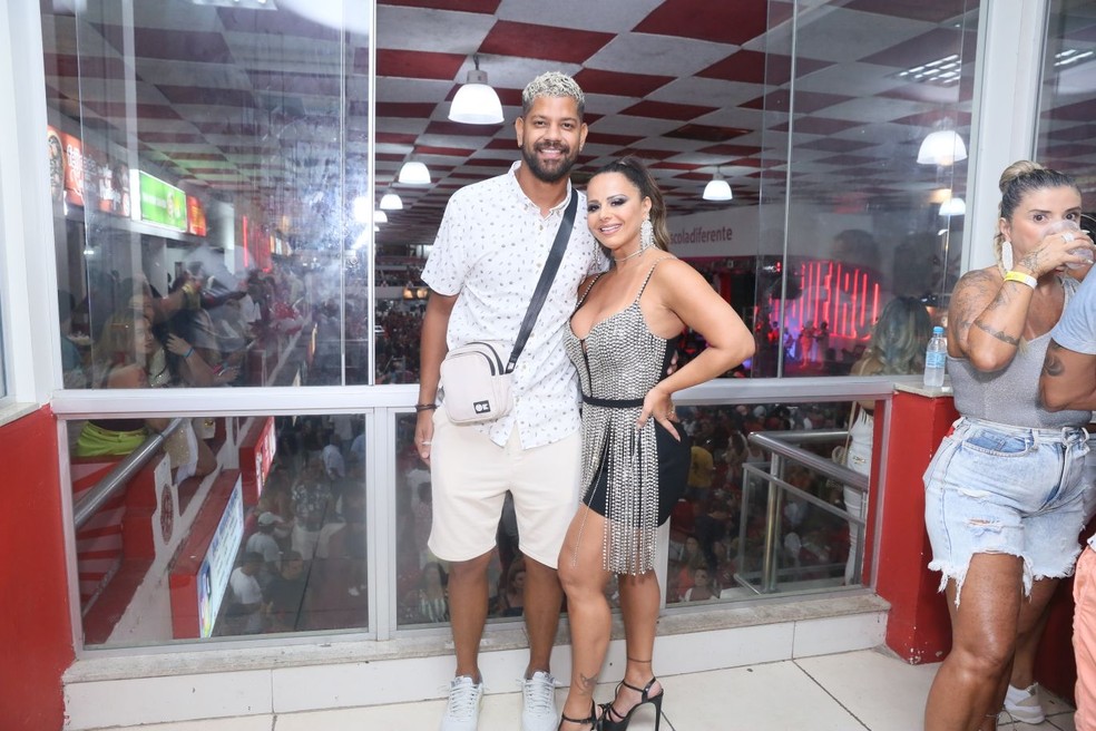 Viviane Araujo e Guilherme Militão — Foto: AgNews