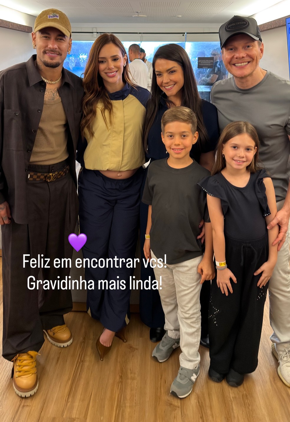 Neymar, Bruna Biancardi, Thais Fersoza, Michel Teló, Teodoro Teló e Melinda Teló — Foto: Reprodução/Instagram