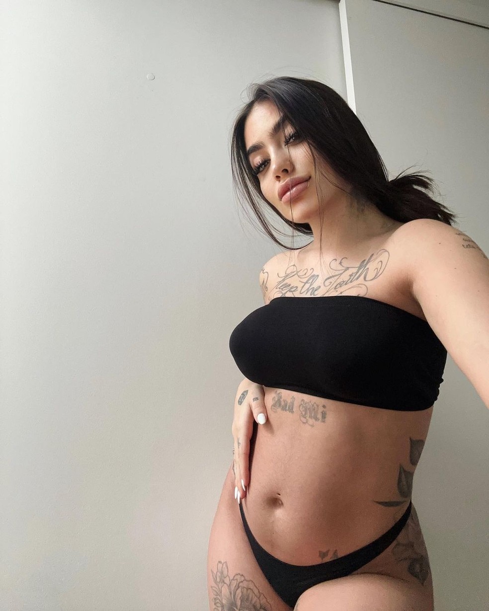 MC Mirella exibe barriguinha de grávida — Foto: Reprodução/Instagram