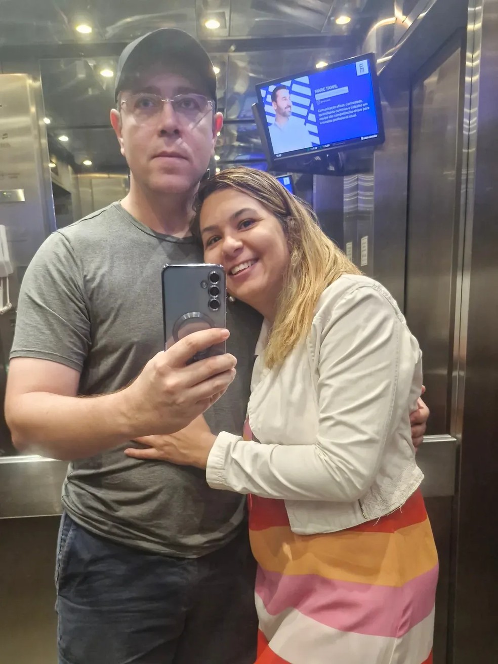 Noiva do apresentador Marcus Marinho morre em acidente de trânsito a dois meses do casamento