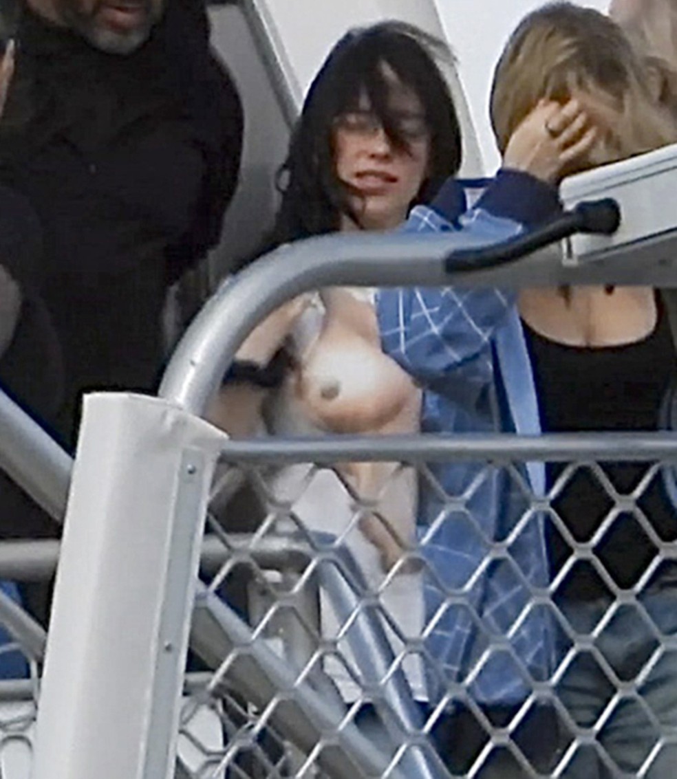 Billie Eilish chama atenção com look que causa ilusão de ótica e simula  nudez