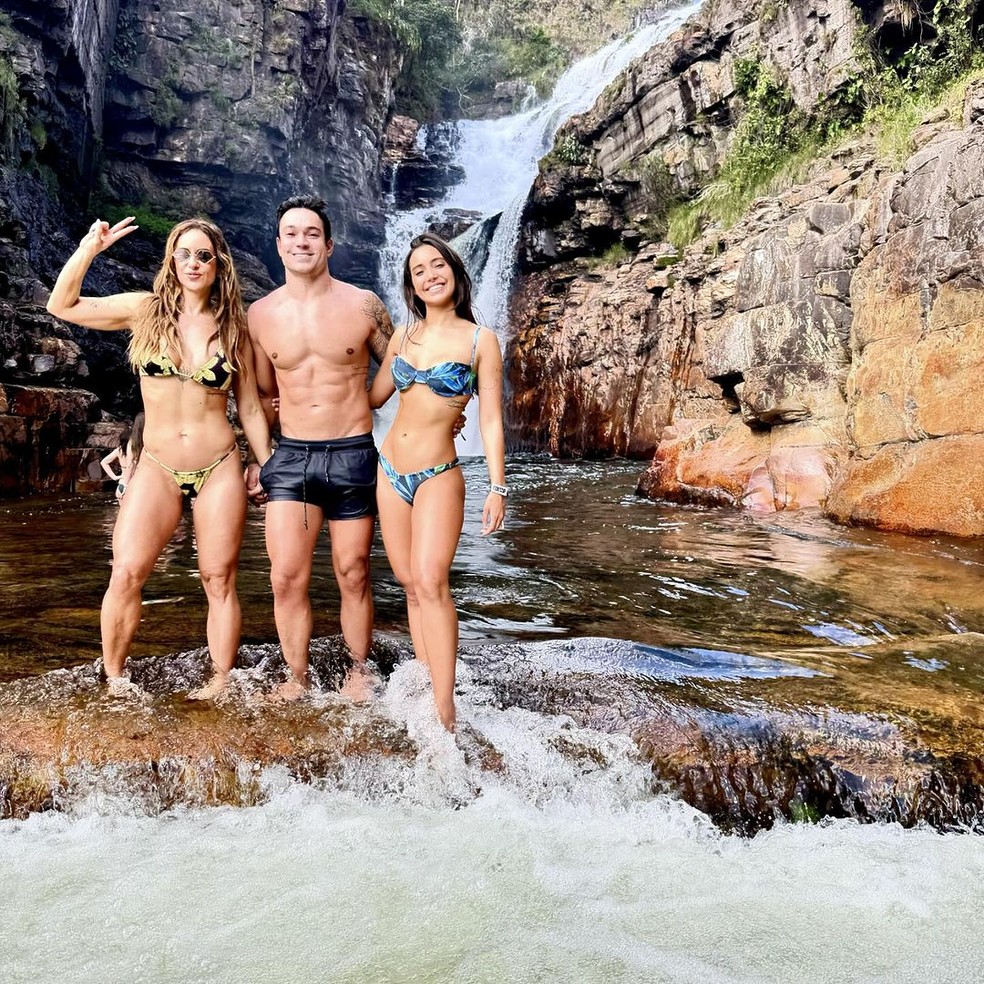 Vanessa Lopes com os pais — Foto: Reprodução/Instagram