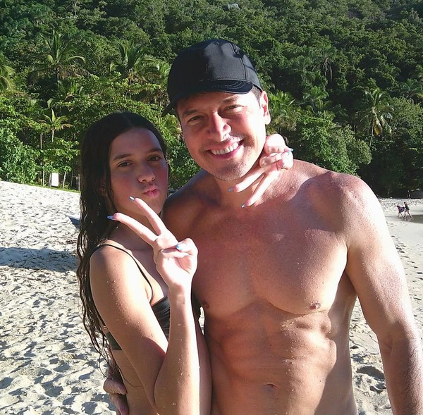 Filha de Rodrigo Faro mostra rotina após descobrir condição: 'Senti falta de conteúdo acessível'