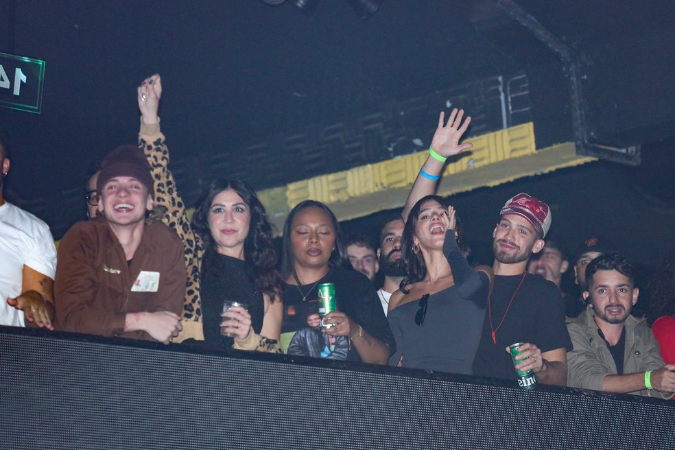 Juliano Floss, Foquinha, Lucas Guedez, Bruna Marquezine, João Guilherme e mais famosos em show de Marina Sena — Foto: Lucas Ramos / Brazil News