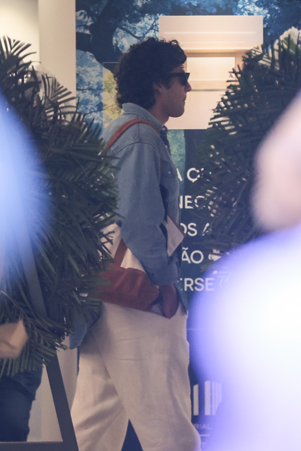 Chay Suede no velório de Lua Blanco — Foto: BrazilNews