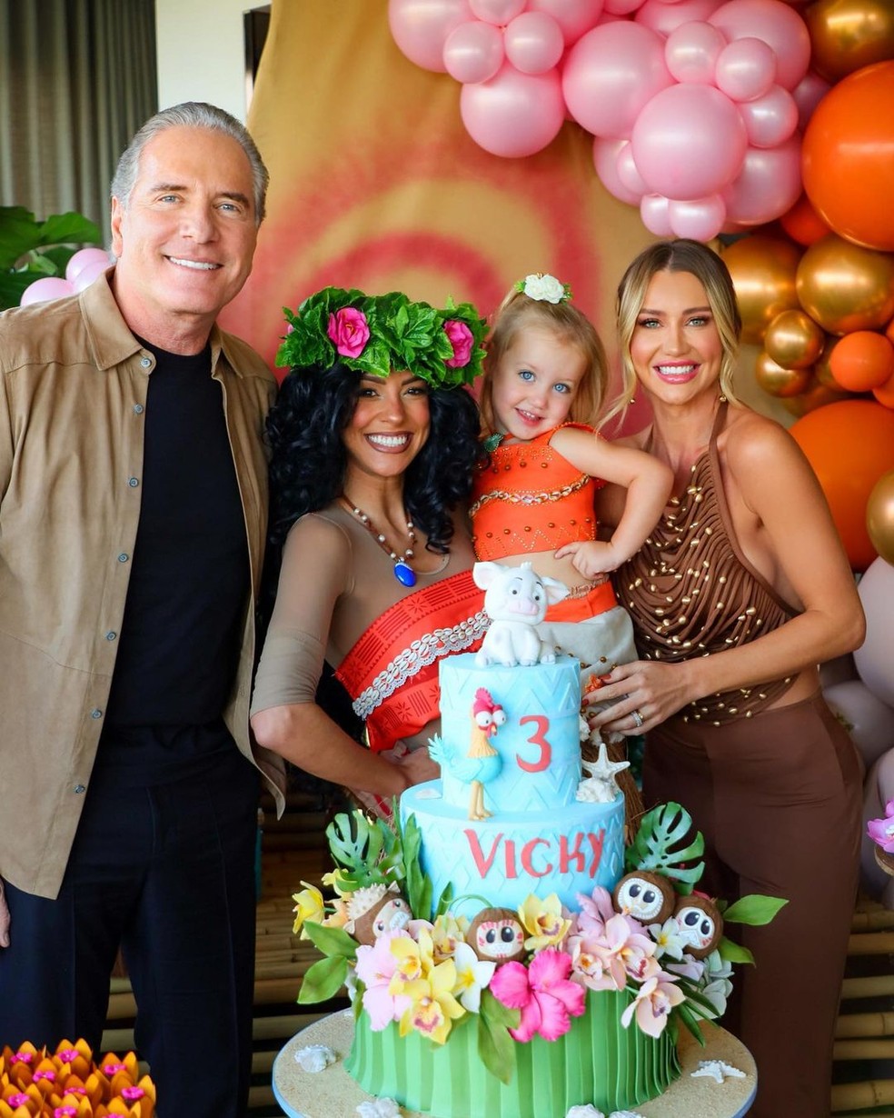 Ana Paula Siebert e Roberto Justus comemoram aniversário da filha — Foto: Reprodução/Instagram