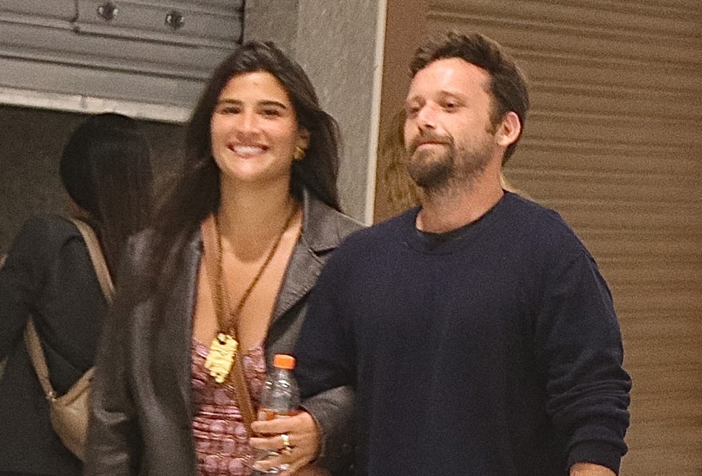 Giulia Costa e o namorado, Vitor Boghossian — Foto: Thiago Martins/AgNews