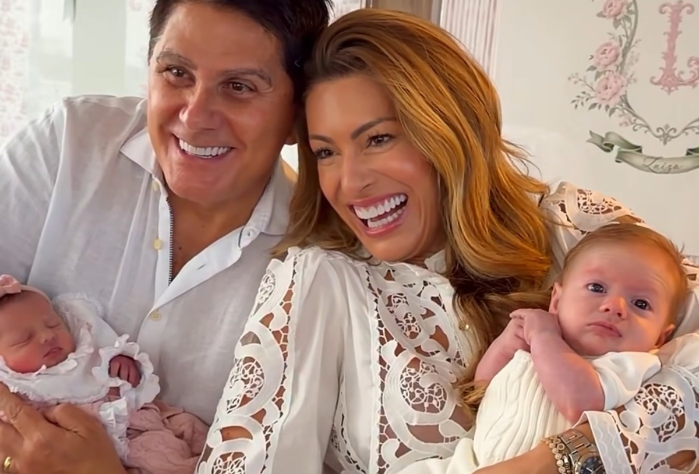 Elaine Mickely e César Filho babam novos netinhos de dois meses de diferença: 'Uma das maiores emoções'