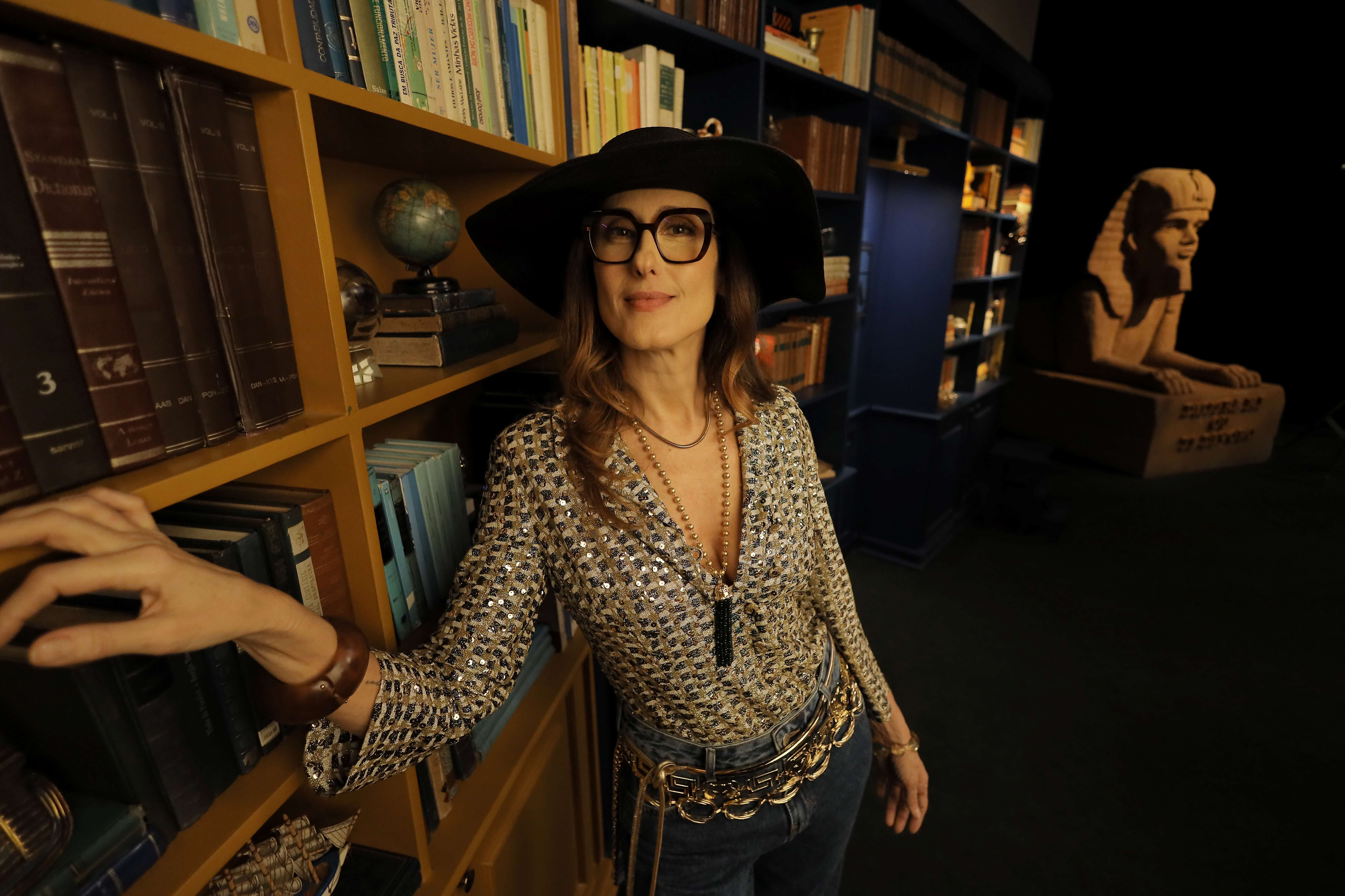 Paola Carosella estreia de nova temporada de 'Infiltrado na Cozinha' e diz: "Produção sabe me enganar"