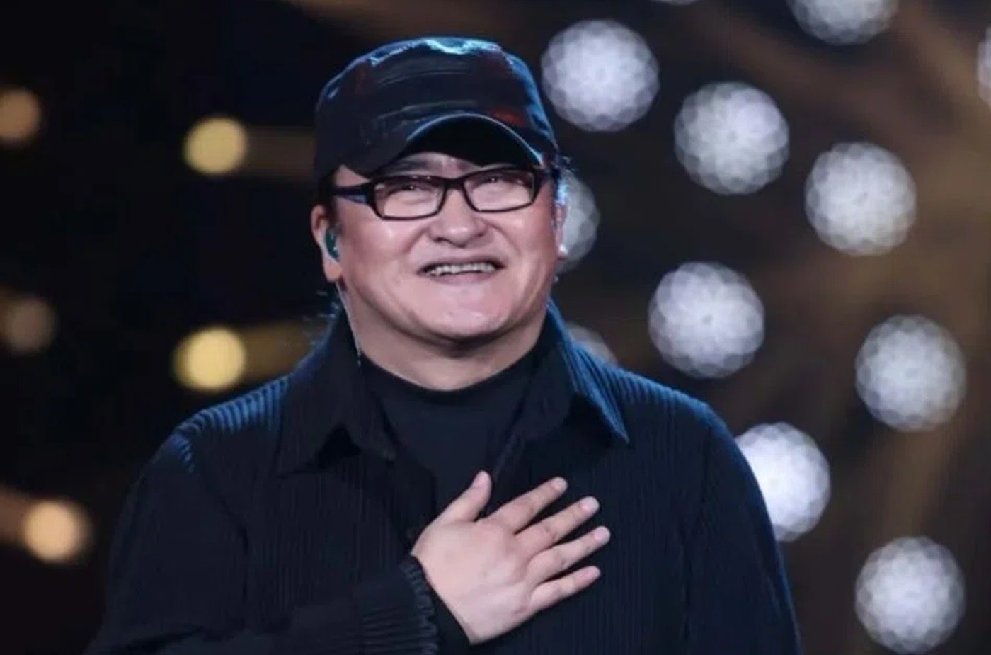 Cantor chinês Liu Huan, famoso por música-tema da Olimpíada 2008, morre aos 63 anos
