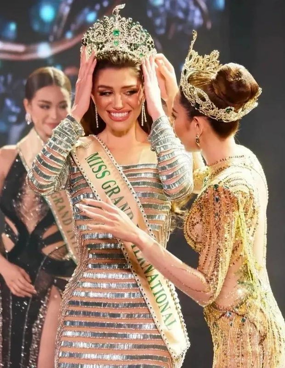 Brasileira Isabella Menin vence concurso Miss Grand International na  Indonésia, Mundo