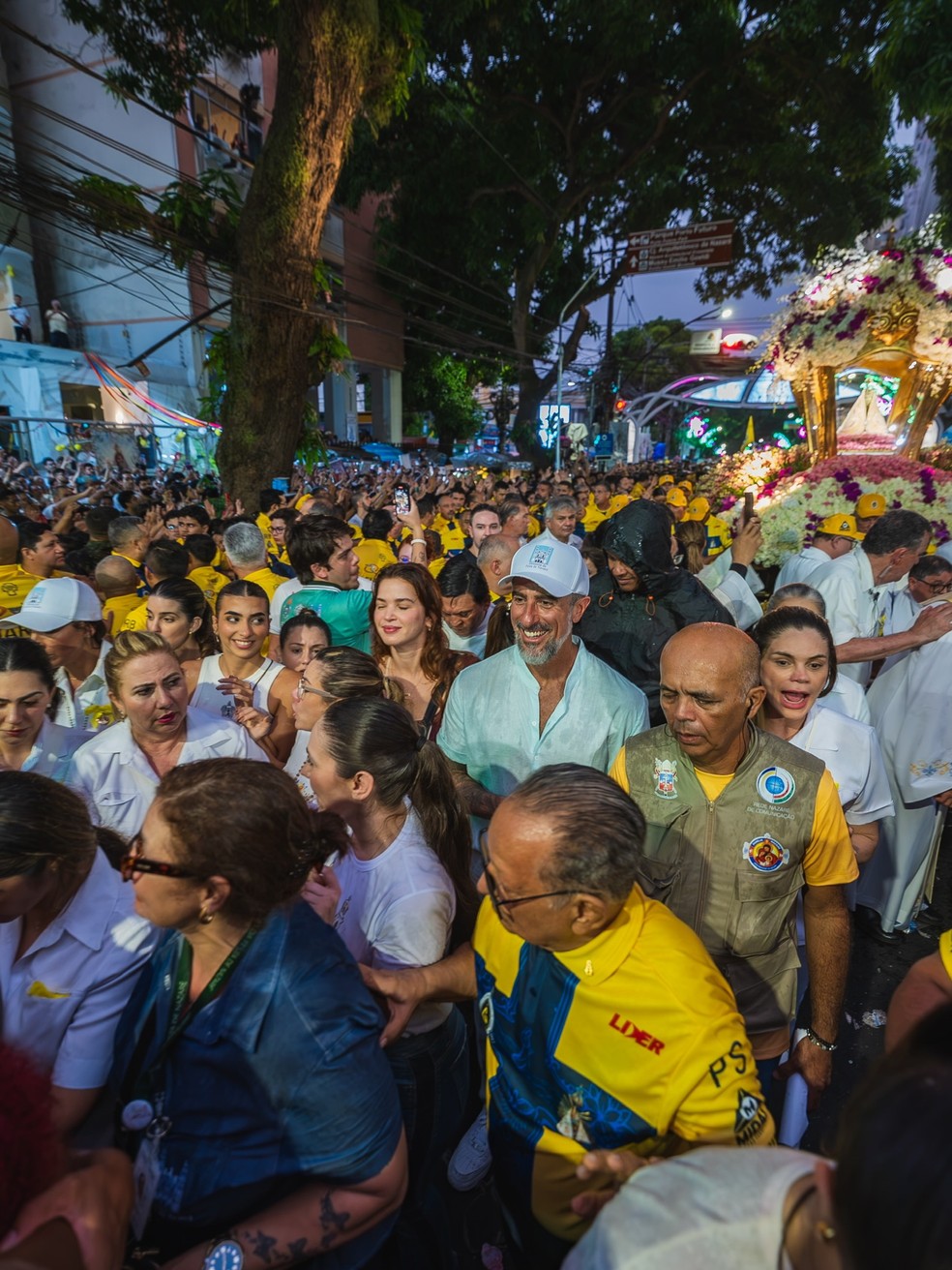 Marcos Mion durante o Círio de Nazaré, em Belém do Pará — Foto: Reprodução/Instagram