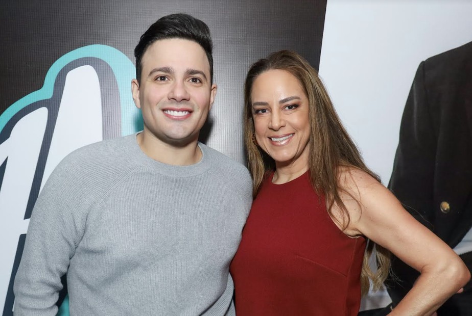 Silvia Abravanel e Gustavo Moura falam de noivado e planos de casamento