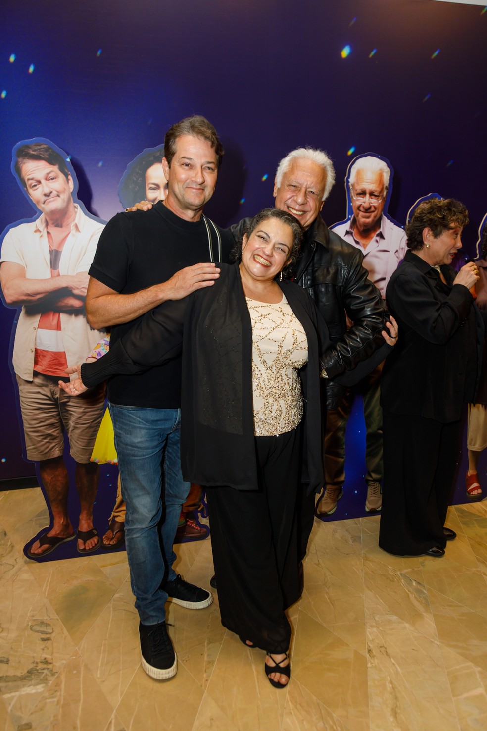 Elenco na pré estreia de “Mundo Da Lua”, sequência da série homônima da Tv Cultura — Foto: Patrícia Devoraes/Brazil News