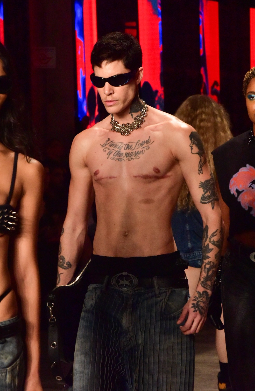 Famosos prestigiam segundo dia de SPFW; Another Place e Lily Sarti desfilam
