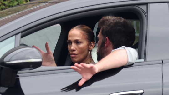 Jennifer Lopez e Ben Affleck são clicados em discussão tensa após clique dele com a ex