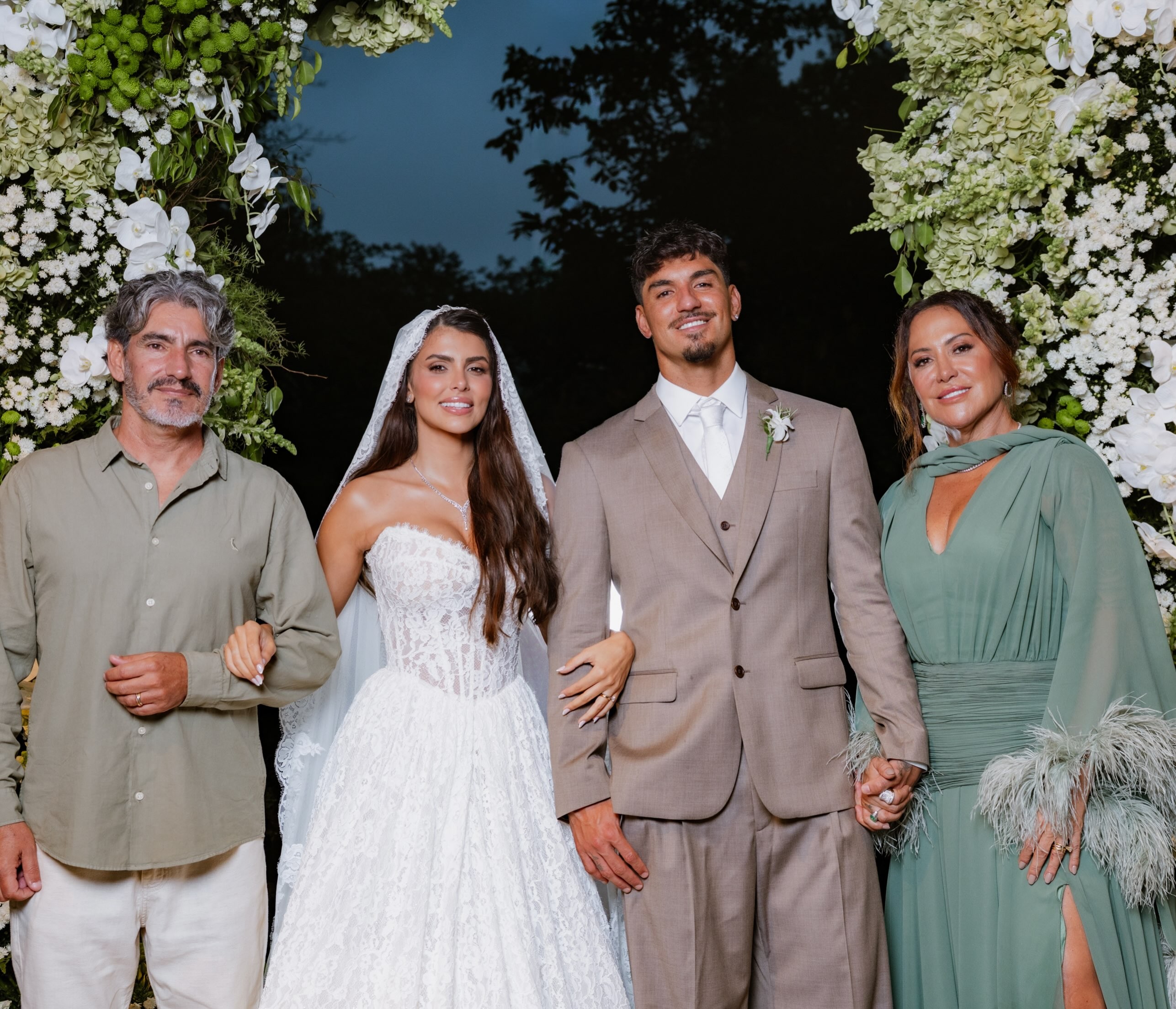 Mãe de Gabriel Medina celebra chegada do primeiro neto: 