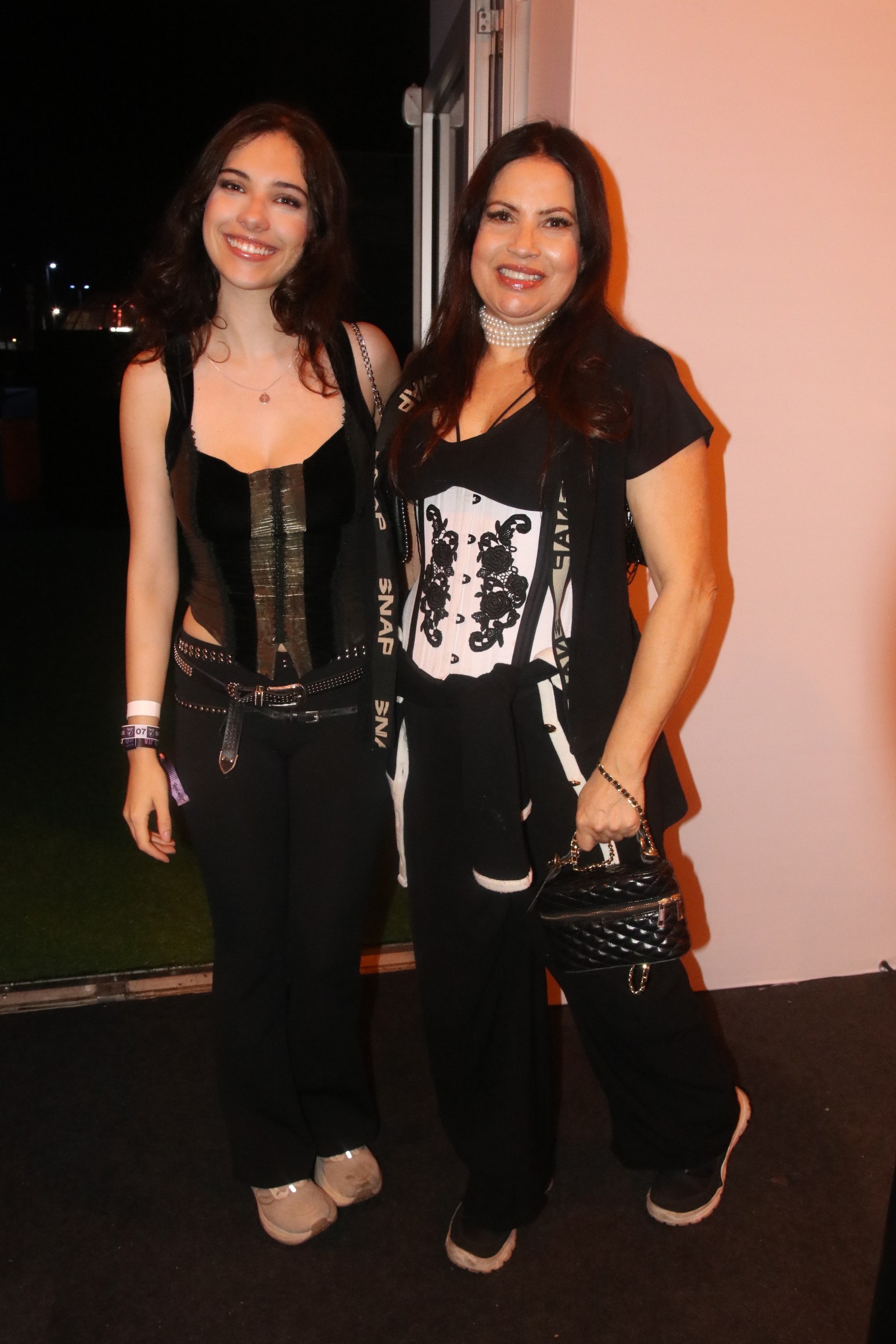 Isadora Ribeiro e a filha Valentine — Foto: Rogério Fidalgo/AgNews